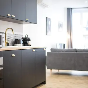  Appartement De Standing Proche Arctriomphe - 8p